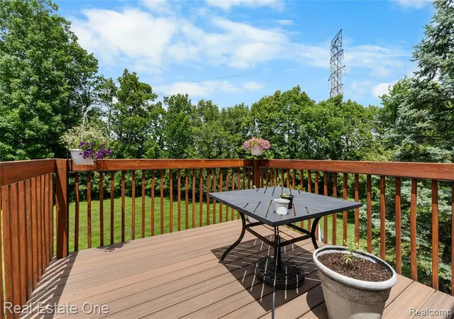 Homes for sale in Woodhaven, MI | 26738 Kirkway Cir, Woodhaven, MI 48183 | MLS# 61004328