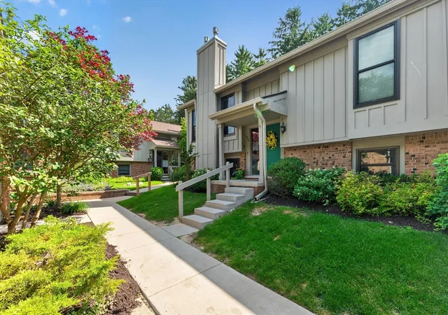 Homes for sale in Ann Arbor, MI | 2122 Spruceway Ln, Ann Arbor, MI 48103 | MLS# 70543572