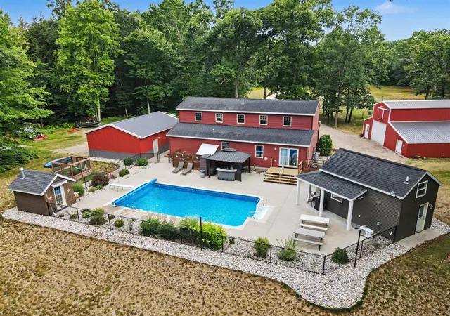 Photo 3 of Single family home for sale at 6914 S 128th Avenue, Rothbury, MI 49452 | MLS# 70548251 | Listing updated on 2026-08-26