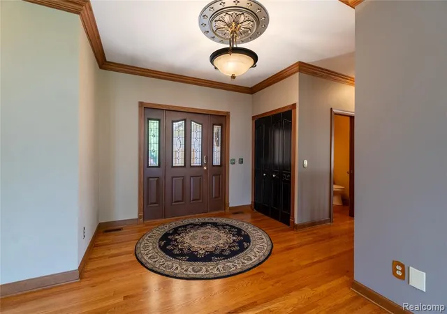 4th image of 62 Chateaux Du Lac Dr, Fenton, MI 48430 9140 | MLS# 61024033
