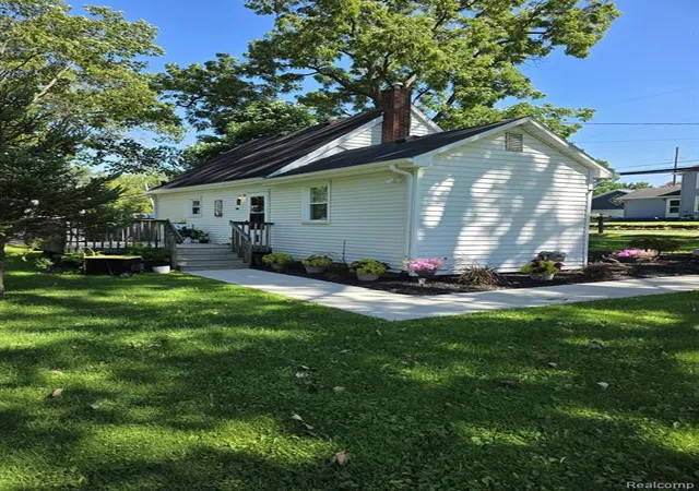 Photo 3 of Sale Pending at 230 Water St, Grass Lake, MI 49240 9285 | MLS# 61024324 | Listing updated on 2026-09-04
