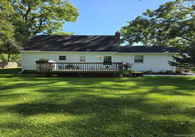 Photo 4 of Sale Pending at 230 Water St, Grass Lake, MI 49240 9285 | MLS# 61024324 | Listing updated on 2026-09-04