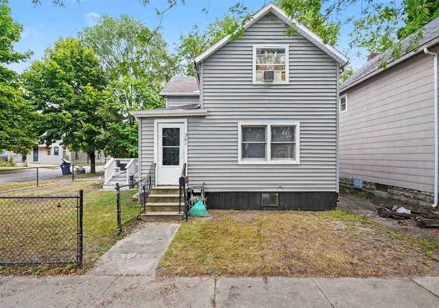 Photo 3 of Single family home for sale at 301 S Catherine St St, Bay City, MI 48706 | MLS# 50219935 | Listing updated on 2026-08-27