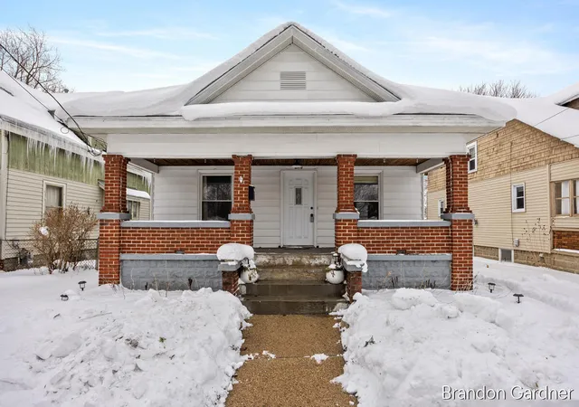 Photo 1 of Sale Pending at 826 Richmond St, Grand Rapids, MI 49504 | MLS# 70514281 | Listing updated on 2026-02-10