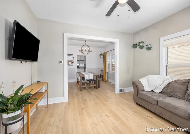 Photo 4 of Sale Pending at 826 Richmond St, Grand Rapids, MI 49504 | MLS# 70514281 | Listing updated on 2026-02-10