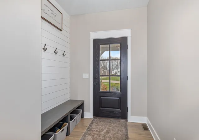 Photo 4 of Single Family Residence at 6317 Eaglewood Dr, Hudsonville, MI 49426 | MLS# 70544766 | | Sold on 2026-08-18
