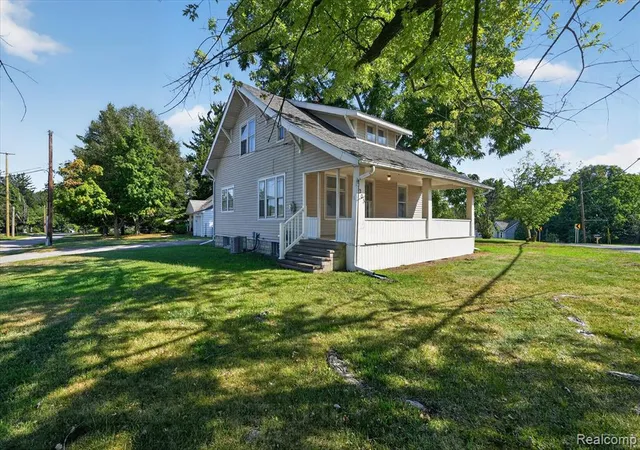 Photo 1 of Single family home for sale at 203 Center Rd, Grand Blanc, MI 48439 1036 | MLS# 61025081 | Listing updated on 2026-09-13