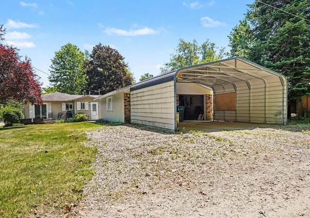 Homes for sale in Hale, MI | 3336 Canal Dr, Hale, MI 48739 | MLS# 80069295