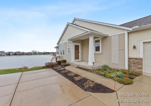 4th image of 7443 Watermark Dr #32, Allendale, MI 49401 | MLS# 70506008