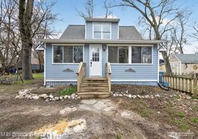 Homes for sale in White Lake, MI | 9024 Mandon Rd, White Lake, MI 48386 | MLS# 61010008