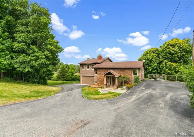 2nd image of 5880 Sawmill Lake Rd, Ortonville, MI 48462 | MLS# 61022658