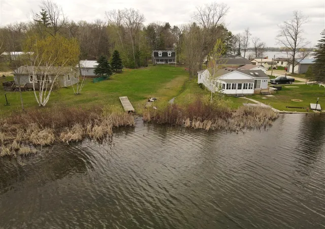3rd image of 20128 Merritt Ave, Chippewa Lake, MI 49320 | MLS# 70527165