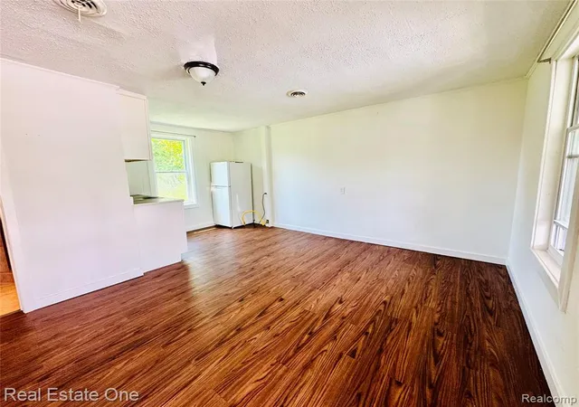 2nd image of 507 Lakeville Rd, Leonard, MI 48367