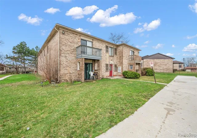 Photo 5 of Condo for sale at 286 E 13 Mile Rd, Madison Heights, MI 48071 | MLS# 61019117 | Listing updated on 2026-08-11