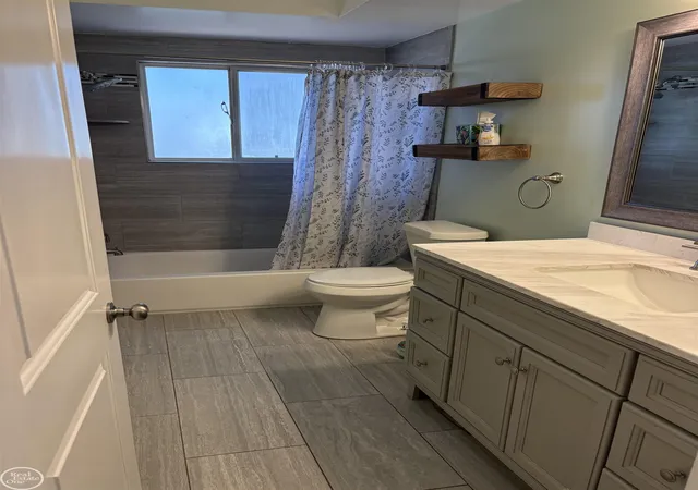 Photo 4 of Sale Pending at 7505 21 Mile Rd, Shelby Township, MI 48317 | MLS# 50217177 | Listing updated on 2026-08-11