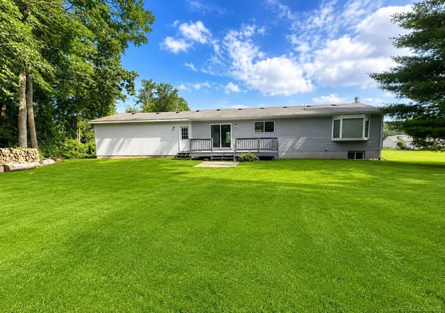 Photo 2 of Single family home for sale at 3587 Keewahdin Rd, Fort Gratiot, MI 48059 | MLS# 50213966 | Listing updated on 2026-08-31
