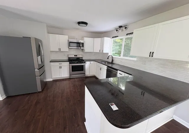 Photo 3 of Single family home for sale at 3587 Keewahdin Rd, Fort Gratiot, MI 48059 | MLS# 50213966 | Listing updated on 2026-08-31
