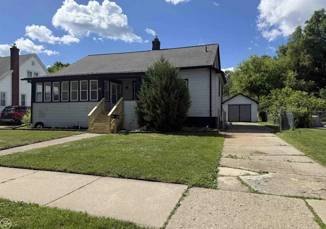 Homes for sale in Mount Clemens, MI | 33 High St, Mount Clemens, MI 48043 | MLS# 50212291