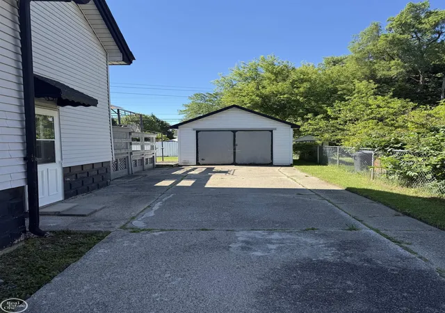 Homes for sale in Mount Clemens, MI | 33 High St, Mount Clemens, MI 48043 | MLS# 50212291