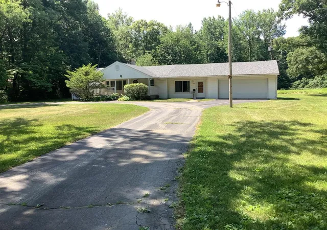 Homes for sale in Belleville, MI | 44481 Dunn Rd, Belleville, MI 48111 | MLS# 70543906