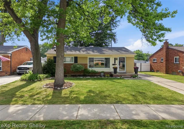 Photo 3 of Single Family Residence at 29451 Mark Ave, Madison Heights, MI 48071 | MLS# 61000838 | | Sold on 2026-07-08