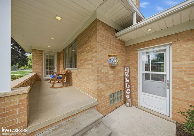 Photo 2 of Sale Pending at 51822 Shelby Rd, Shelby Twp, MI 48316 | MLS# 50220242 | Listing updated on 2026-09-02