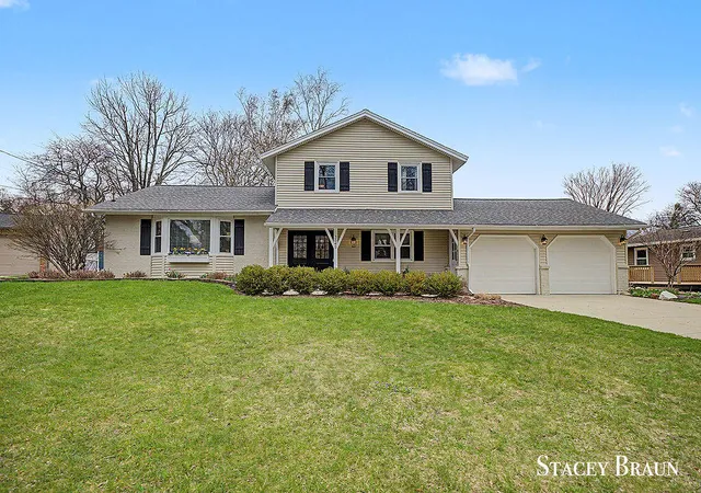 Homes for sale in Grand Rapids, MI | 3045 Meadow Way St, Grand Rapids, MI 49546 | MLS# 70525330