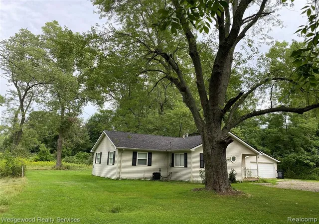 1st image of 364 James Ct, Lake Orion, MI 48362 | MLS# 61021931