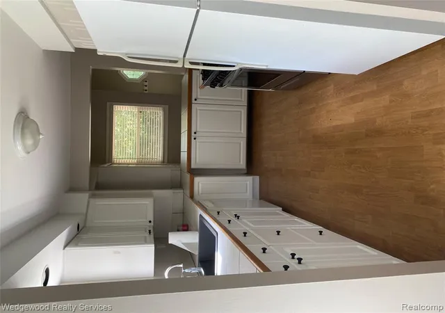 32nd image of 364 James Ct, Lake Orion, MI 48362 | MLS# 61021931
