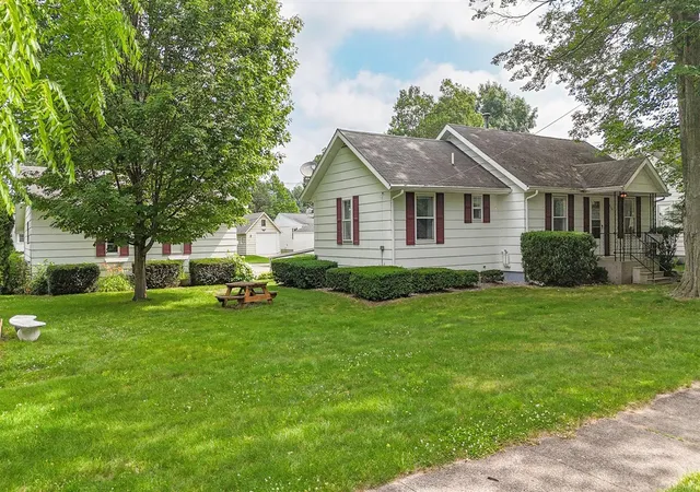 Homes for sale in Dowagiac, MI | 205 Haines St, Dowagiac, MI 49047 | MLS# 70542501