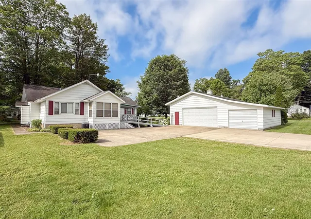 Homes for sale in Dowagiac, MI | 205 Haines St, Dowagiac, MI 49047 | MLS# 70542501