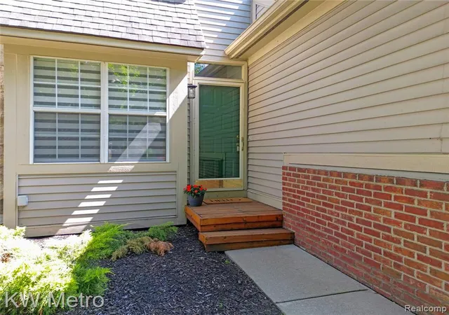 Photo 3 of Sale Pending at 41874 Cantebury Dr, Novi, MI 48377 4509 | MLS# 61023537 | Listing updated on 2026-09-14