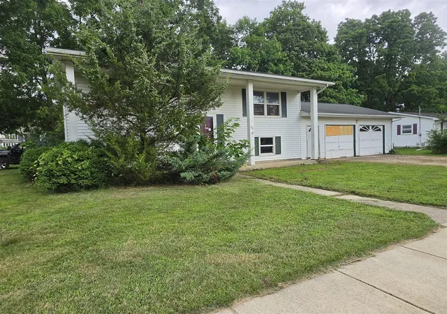 2nd image of 100 Clinton St, Homer, MI 49245 | MLS# 70553040