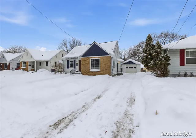 Photo 2 of Sale Pending at 2715 Eastern Ave, Grand Rapids, MI 49507 | MLS# 70513563 | Listing updated on 2026-02-06