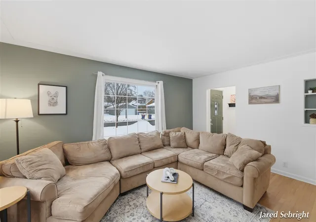 Photo 3 of Sale Pending at 2715 Eastern Ave, Grand Rapids, MI 49507 | MLS# 70513563 | Listing updated on 2026-02-06