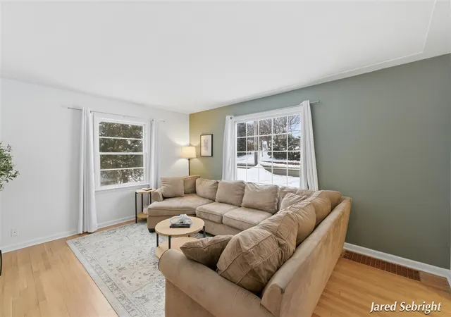 Photo 4 of Sale Pending at 2715 Eastern Ave, Grand Rapids, MI 49507 | MLS# 70513563 | Listing updated on 2026-02-06
