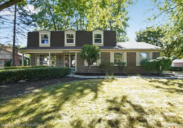 Photo 2 of Single family home for sale at 29110 Lake Park Dr, Farmington Hills, MI 48331 | MLS# 61022478 | Listing updated on 2026-08-20