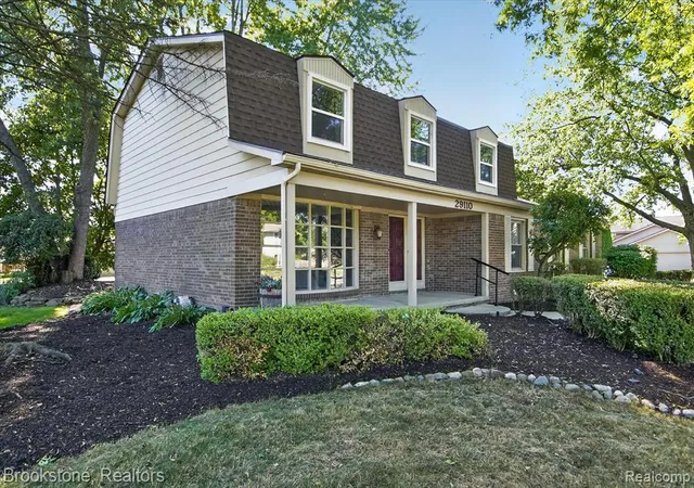 Photo 3 of Single family home for sale at 29110 Lake Park Dr, Farmington Hills, MI 48331 | MLS# 61022478 | Listing updated on 2026-08-20
