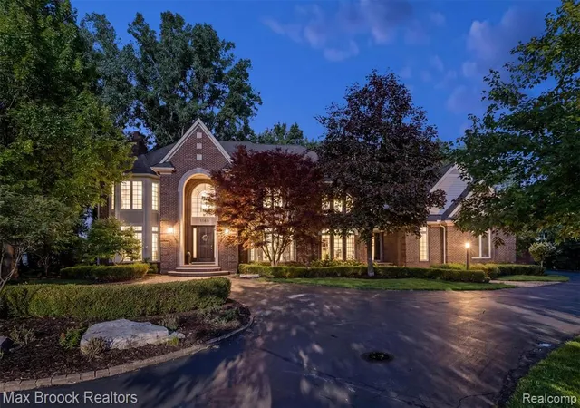 1st image of 398 Shrewsbury Dr, Clarkston, MI 48348 | MLS# 60990605