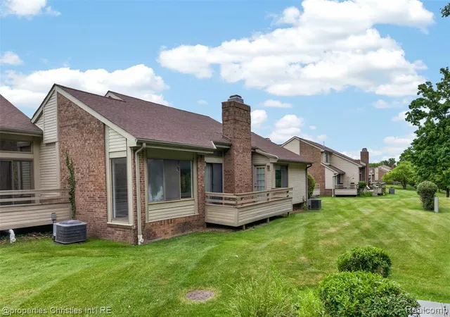 Homes for sale in Southfield, MI | 29433 W Chanticleer Dr #73, Southfield, MI 48034 | MLS# 61004142