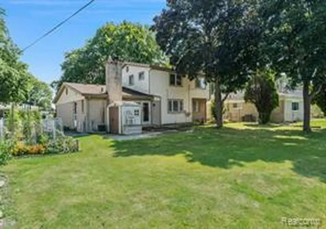 24th image of 32229 Cambridge Dr, Warren, MI 48093 6181 | MLS# 61004378