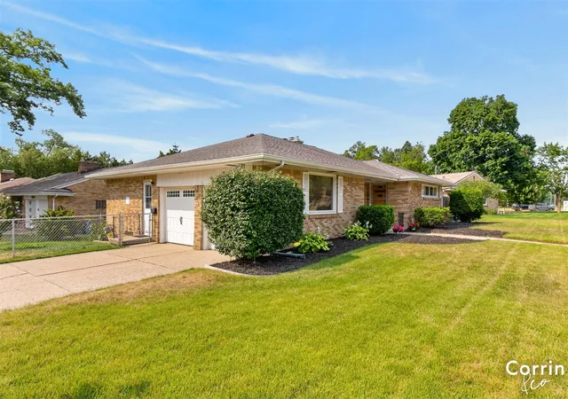 Photo 2 of Single family home for sale at 2741 Plainfield Ave, Grand Rapids, MI 49505 | MLS# 70549039 | Listing updated on 2026-09-16