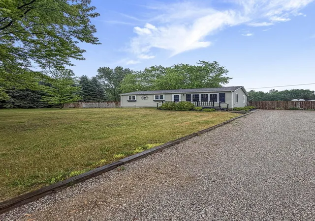 Homes for sale in Grawn, MI | 4535 Norton Dr, Grawn, MI 49637 | MLS# 80069504