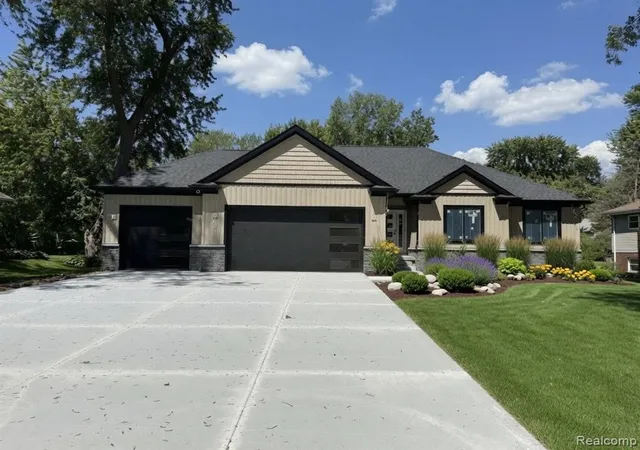 Homes for sale in Harrison Township, MI | 39125 Chartier St, Harrison Township, MI 48045 | MLS# 61000413
