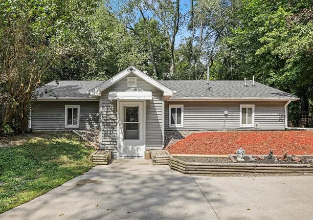 Photo 1 of Single family home for sale at 15700 Lepper Rd, Hickory Corners, MI 49060 | MLS# 70555491 | Listing updated on 2026-09-08