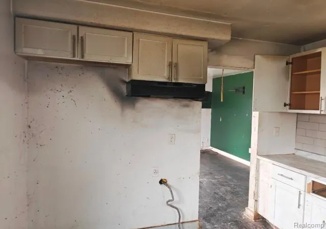 4th image of 8291 Mettetal St, Detroit, MI 48228 | MLS# 60962957