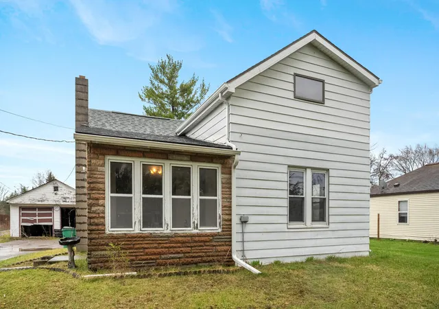 1st image of 4805 3 Mile Rd, Bay City, MI 48706 | MLS# 70525473