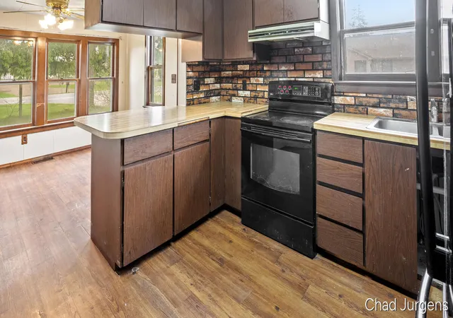 5th image of 4805 3 Mile Rd, Bay City, MI 48706 | MLS# 70525473