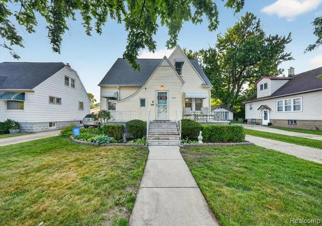 Photo 4 of Single family home for sale at 1416 17th Street, Port Huron, MI 48060 | MLS# 61025931 | Listing updated on 2026-09-05