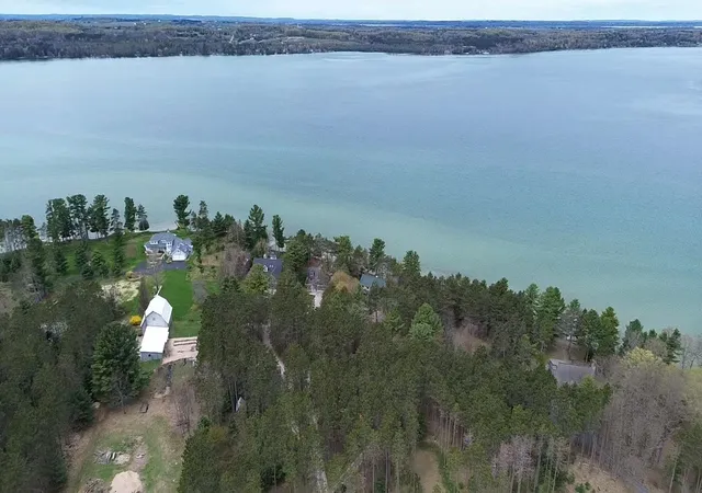 Homes for sale in Williamsburg, MI | 8431 Drake Ln, Williamsburg, MI 49690 | MLS# 80067893